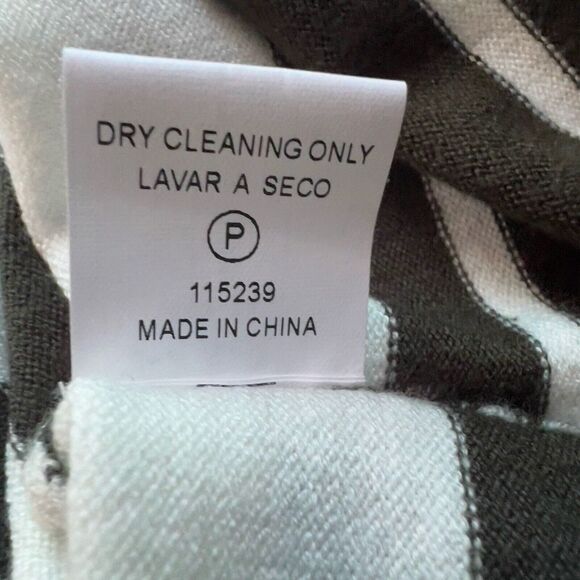 Pink Clover Stitch Fix Women's Size XL Curve Hem Olive & Ivory‎ Stripped Sweater - Picture 9 of 9